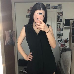 Super cute Banana Republic Tee